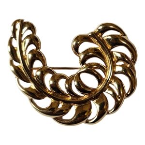 Vintage Signed MONET Goldtone Polished feather shape Pin Brooch